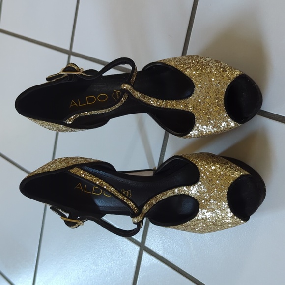 ALDO Gold Glitter Platform - Picture 2 of 2